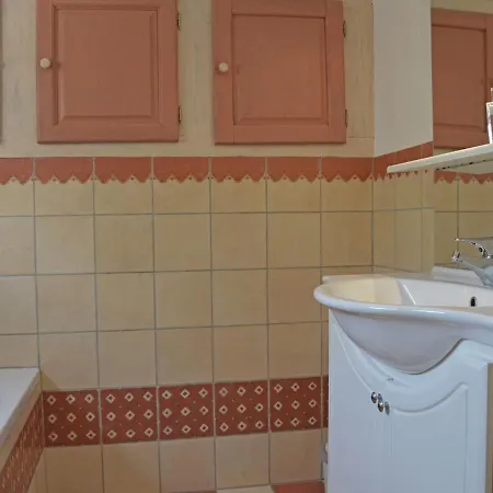 Villa Modern With Swimming Pool In